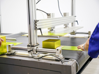 Magnetic closure box packaging